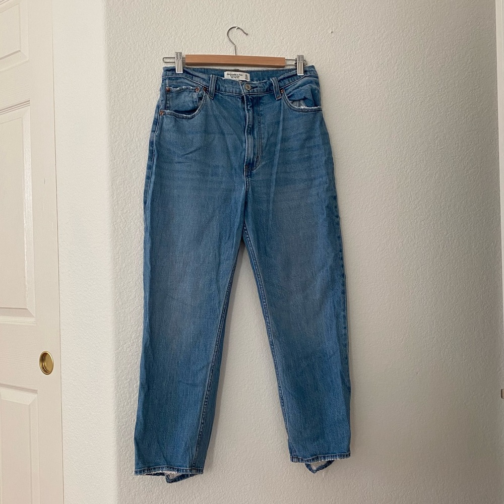 Abercrombie & Fitch Women's High Rise Jeans - Light Blue - Picture 2 of 3